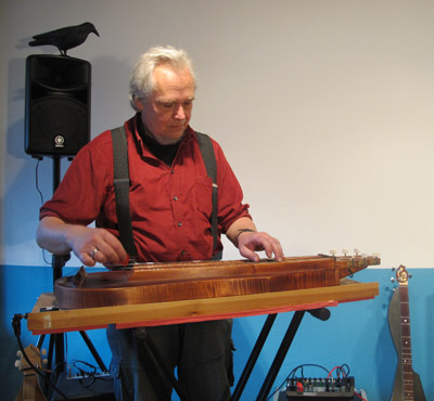 Spielbrett mit Tonabnehmer